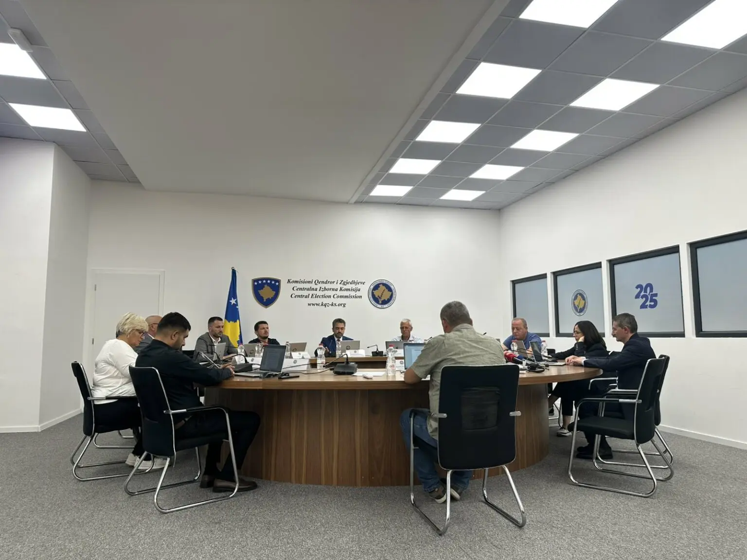 KQZ: Përfundon shpërndarja e materialit zgjedhor, mbi 2 milionë votues